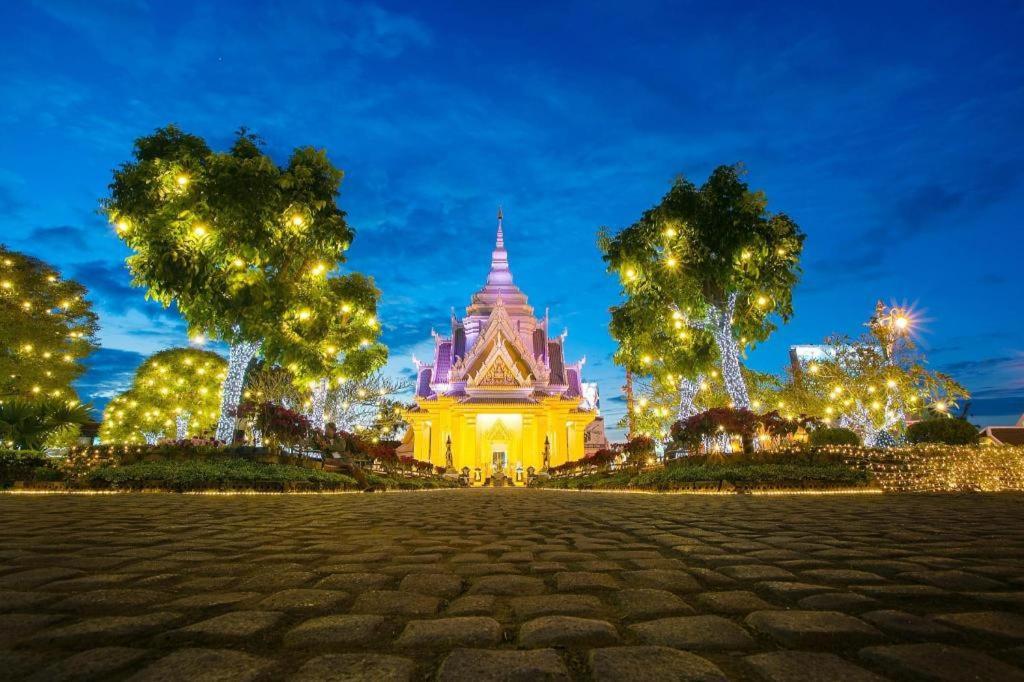 Ingtara Hotel Khon Kaen Esterno foto