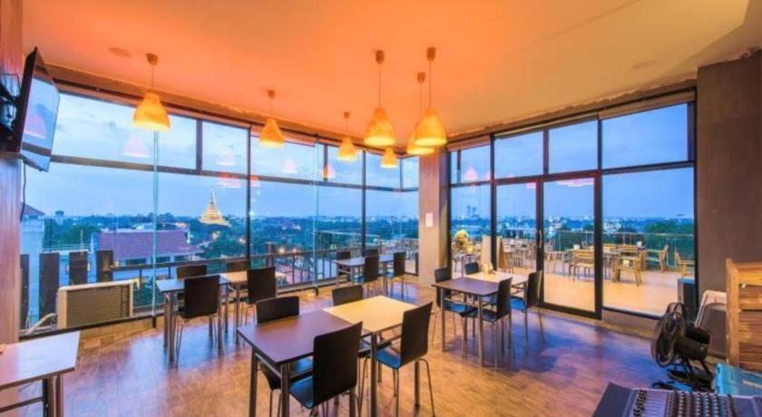 Ingtara Hotel Khon Kaen Esterno foto