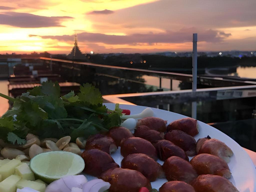 Ingtara Hotel Khon Kaen Esterno foto