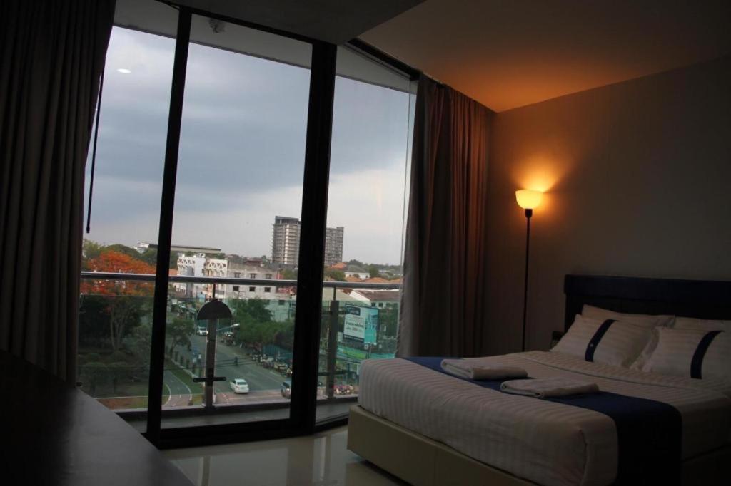Ingtara Hotel Khon Kaen Esterno foto