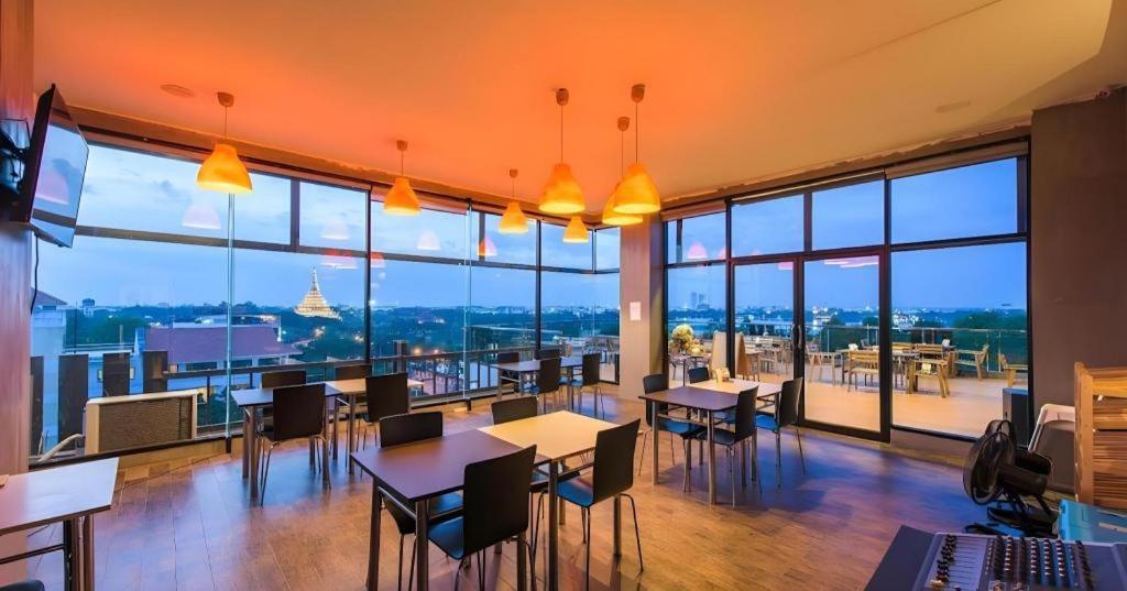 Ingtara Hotel Khon Kaen Esterno foto